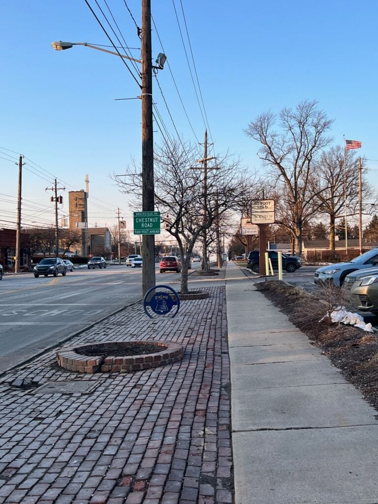 image of a sidewalk and street