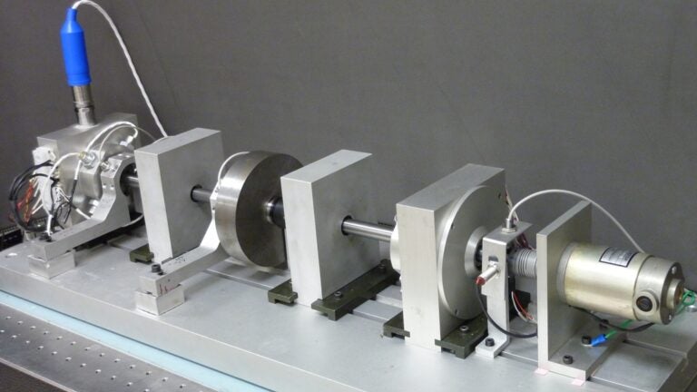 Crack Detection Rig – Center for Rotating Machinery Dynamics and Control